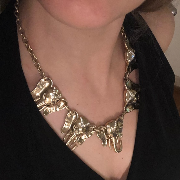 Gold statement necklace - Picture 4 of 4